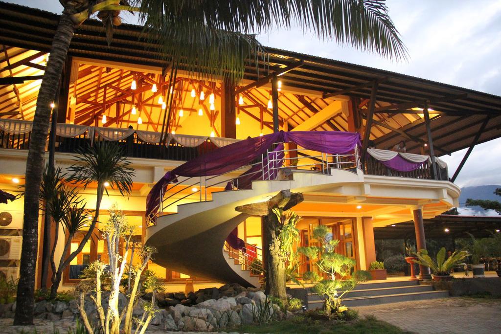 Kampoeng Nelayan Hotel Palu Dış mekan fotoğraf